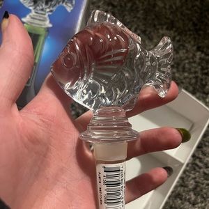 Crystal fish cork